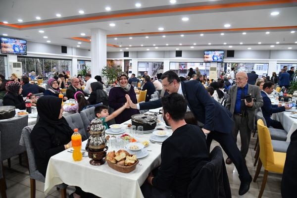 Başkan Genç, şehit aileleriyle iftarda buluştu. Foto Haber 6