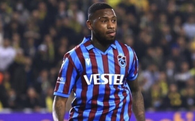 Trabzonsporlu futbolcu teklif bekliyor. Foto Galeri 2