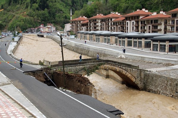 Giresun'da 20 ay önce yaşanan sel korkusu yeniden yaşandı. Foto Haber 11