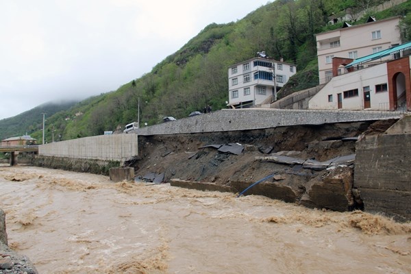 Giresun'da 20 ay önce yaşanan sel korkusu yeniden yaşandı. Foto Haber 13