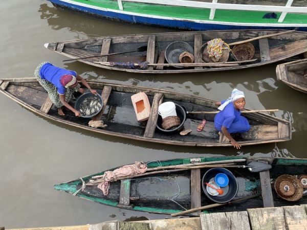 Afrika'da kölelikten kaçanların su üstünde kurduğu köy: Ganvie. Foto Haber 4
