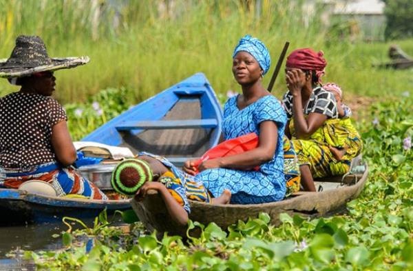 Afrika'da kölelikten kaçanların su üstünde kurduğu köy: Ganvie. Foto Haber 10