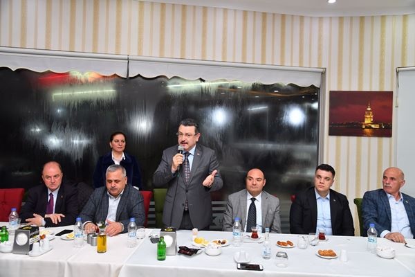 Başkan Genç’ten muhtarlara iftar! Foto Haber 7