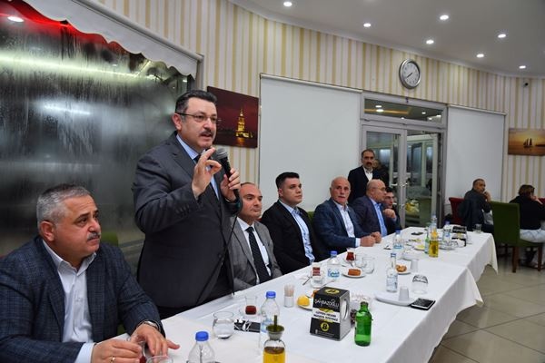 Başkan Genç’ten muhtarlara iftar! Foto Haber 10