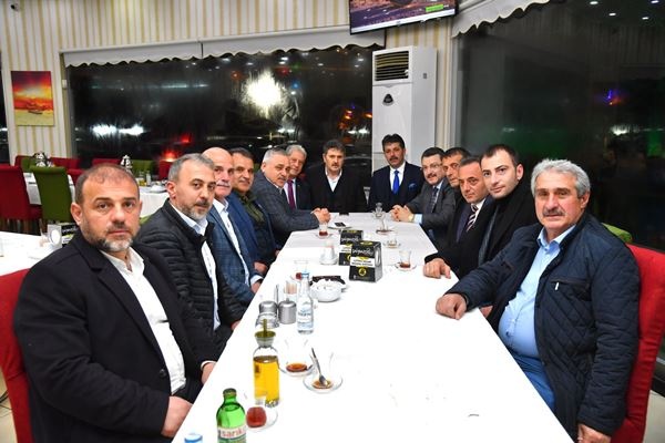 Başkan Genç’ten muhtarlara iftar! Foto Haber 11