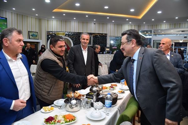 Başkan Genç’ten muhtarlara iftar! Foto Haber 3