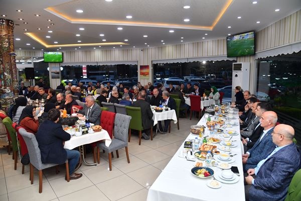 Başkan Genç’ten muhtarlara iftar! Foto Haber 6