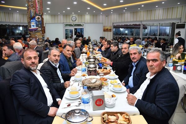Başkan Genç’ten muhtarlara iftar! Foto Haber 8