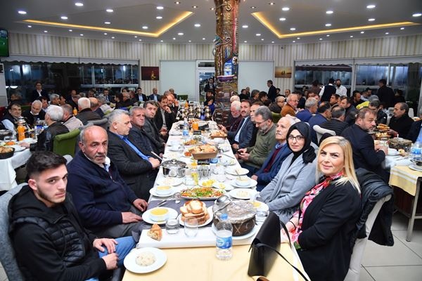 Başkan Genç’ten muhtarlara iftar! Foto Haber 13