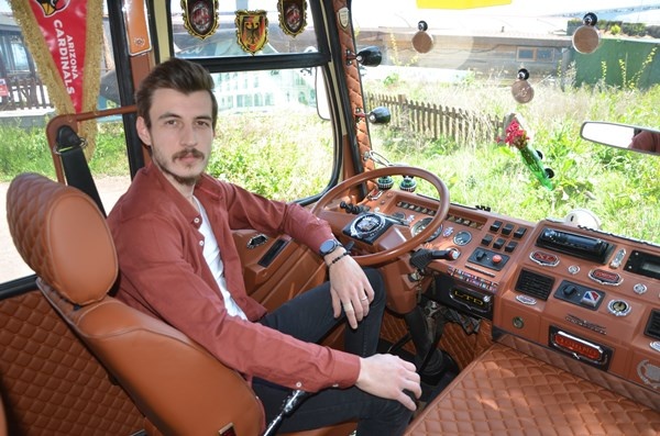 Ordu'da meraklısı olduğu eski Magirus minibüs için 300 bin TL harcadı. Foto Galeri 6