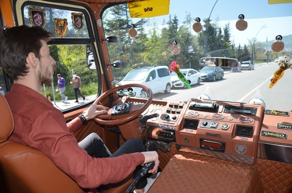 Ordu'da meraklısı olduğu eski Magirus minibüs için 300 bin TL harcadı. Foto Galeri 5