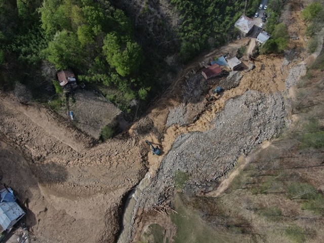 Trabzon'da afetin izleri siliniyor. Foto Galeri 15