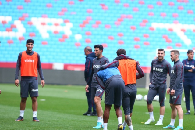 Trabzonspor'un antrenmanından muhteşem kareler. Foto Haber 8