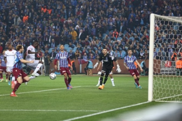 Trabzonspor Şampiyonlar Ligi'ne direkt katılacak mı? Foto Haber 11