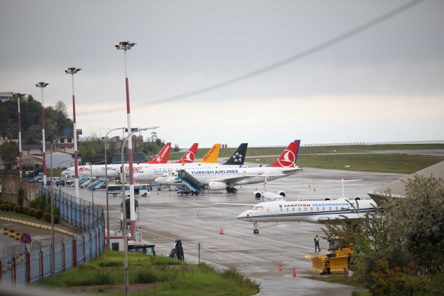 Trabzon'a şampiyonluk göçü! Esnafın yüzü güldü. Foto Haber 12