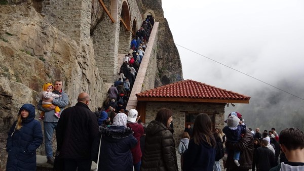 Sümela’ya bayramda ziyaretçi akını. Foto Haber 9