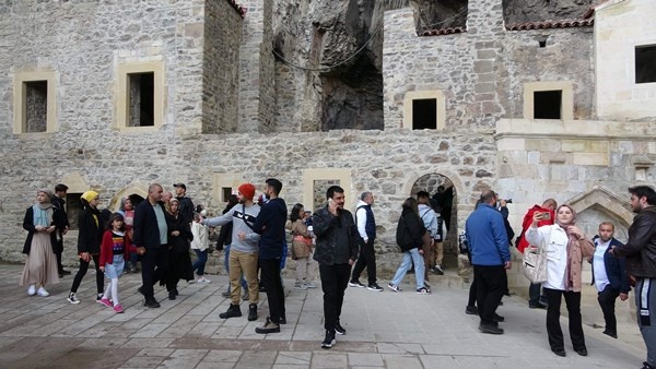 Sümela’ya bayramda ziyaretçi akını. Foto Haber 11