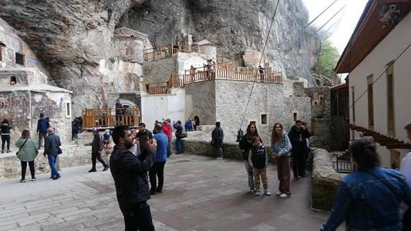 Sümela’ya bayramda ziyaretçi akını. Foto Haber 13