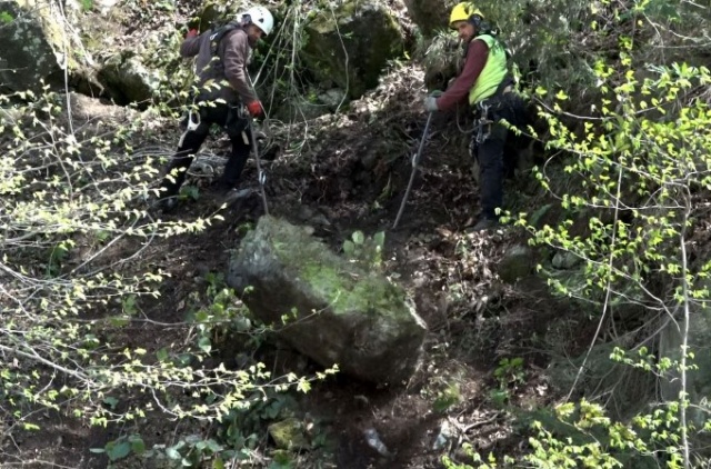 Trabzon'da dağcılar, 'ölüm yamacı'nda riskli kaya avında. Foto Galeri 9
