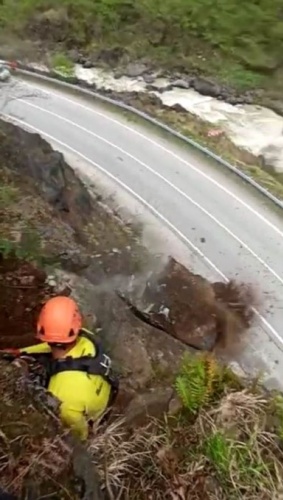 Trabzon'da dağcılar, 'ölüm yamacı'nda riskli kaya avında. Foto Galeri 11