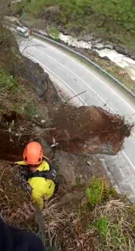 Trabzon'da dağcılar, 'ölüm yamacı'nda riskli kaya avında. Foto Galeri 7