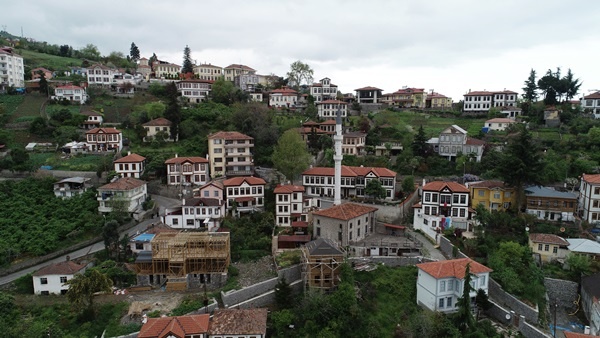 Akçaabat'taki tarihi Orta Mahalle gezginlerin rotasında. Foto Haber 3