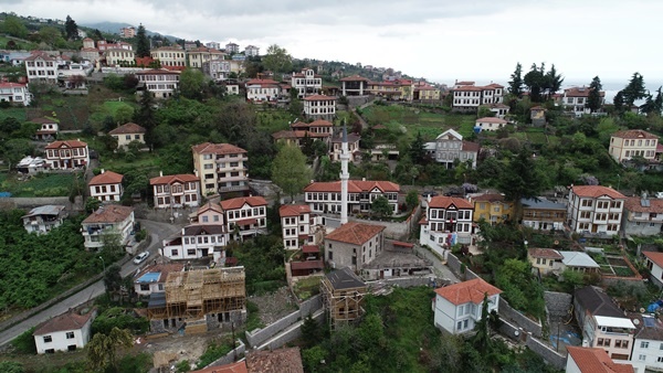Akçaabat'taki tarihi Orta Mahalle gezginlerin rotasında. Foto Haber 7