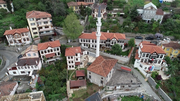 Akçaabat'taki tarihi Orta Mahalle gezginlerin rotasında. Foto Haber 4