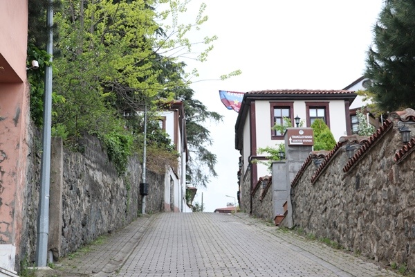 Akçaabat'taki tarihi Orta Mahalle gezginlerin rotasında. Foto Haber 13