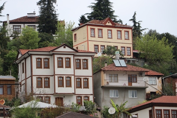 Akçaabat'taki tarihi Orta Mahalle gezginlerin rotasında. Foto Haber 6