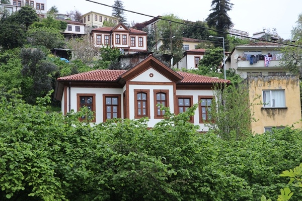 Akçaabat'taki tarihi Orta Mahalle gezginlerin rotasında. Foto Haber 9