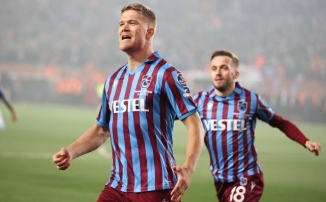 Cornelius kutlamaları anlattı: Kramponlarımı ayaklarımdan çıkardılar. Foto Galeri 6