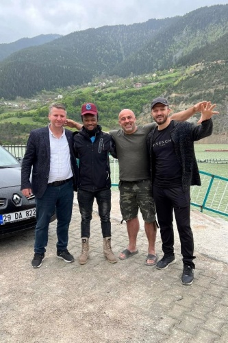 Karadeniz aşığı Afrikalı horoncu. Foto Galeri 5