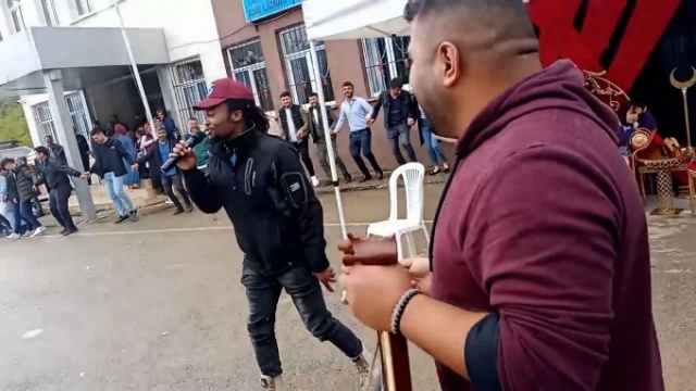 Karadeniz aşığı Afrikalı horoncu. Foto Galeri 9