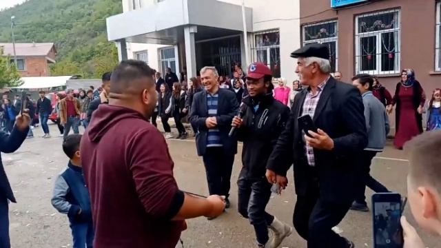 Karadeniz aşığı Afrikalı horoncu. Foto Galeri 6