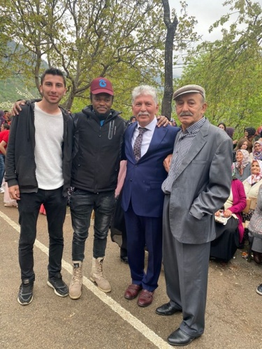 Karadeniz aşığı Afrikalı horoncu. Foto Galeri 8