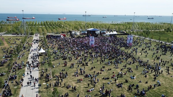 Trabzonspor taraftarı Yeni Kapı'da! Muhteşem kareler...Foto Galeri 19