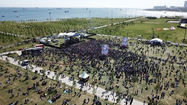 Trabzonspor taraftarı Yeni Kapı'da! Muhteşem kareler...Foto Galeri 32