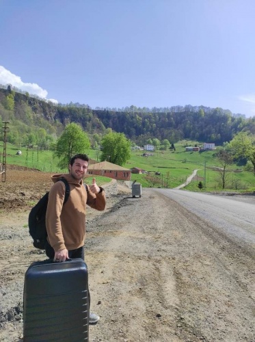 Gümüşhane'den yola çıktı! Otostopla 5 bin TL'ye 14 ülkede, 120 şehir gezdi. Foto Haber 10
