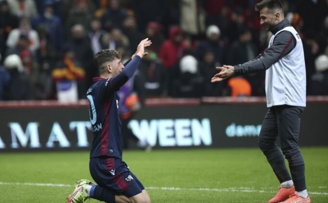 Fransız ekibi Trabzonspor'un genç yıldızı için harekete geçti! Burak Yılmaz'ı devreye soktular. Foto Haber 5