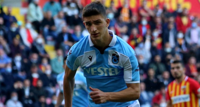 Fransız ekibi Trabzonspor'un genç yıldızı için harekete geçti! Burak Yılmaz'ı devreye soktular. Foto Haber 3