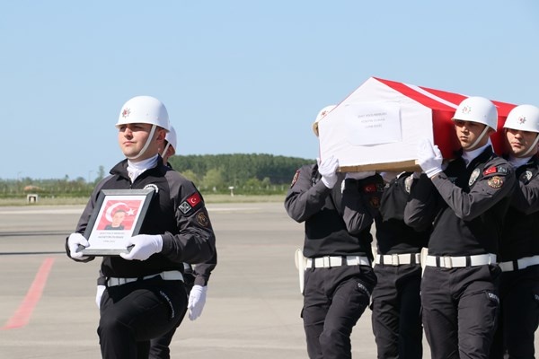 Ordulu şehit polis son yolculuğuna uğurlandı. Foto Haber 21