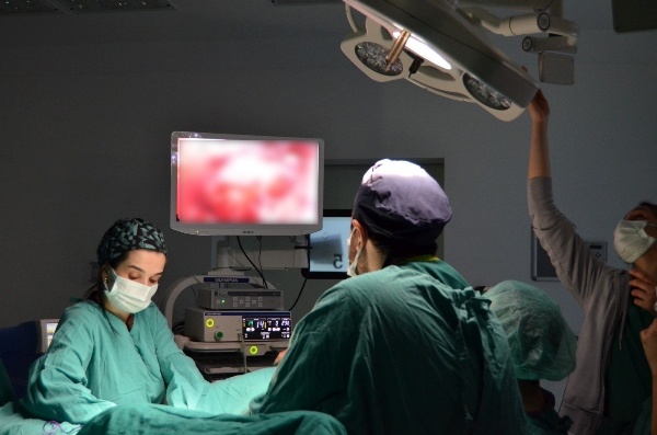 Trabzon'da doğum ameliyatlarında iz bırakmayan yöntem. Foto Haber 3