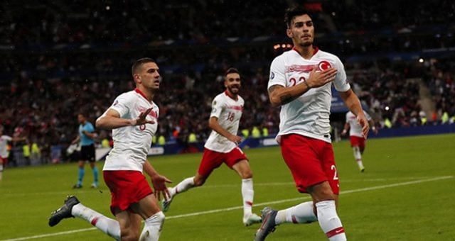 İtalyanlardan flaş iddia! İşte Kaan Ayhan'ın Trabzonspor kararı. Foto Haber 9