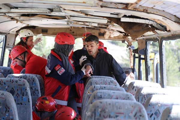 Gümüşhane’de UMKE ekiplerinden nefes kesen tatbikat. Foto Haber 3