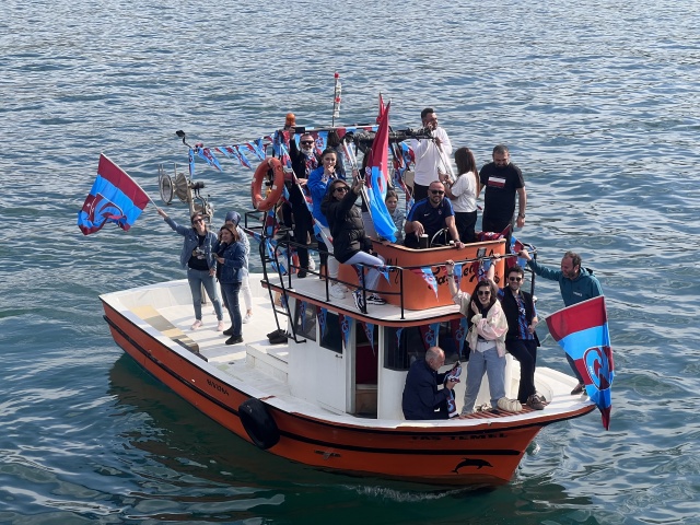 Trabzonspor kutlamalara denizden başladı! Muhteşem görüntüler. Foto Haber 16