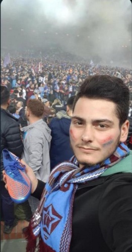 Trabzonsporlu Hugo'nun kramponlarının biri satışta diğeri fanusta! Foto Haber 20