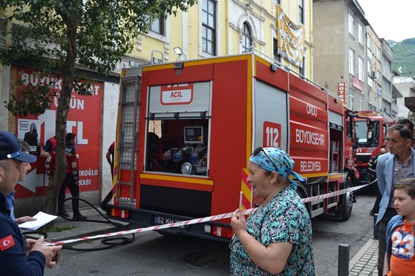 Ordu'da özel eğitim kursunda yangın: Öğrenciler binadan uzaklaştırıldı Foto Haber 4