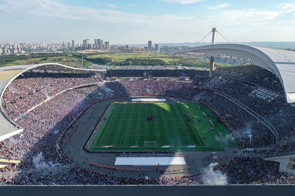 Trabzonspor İstanbul’da kupa ile taraftarını selamladı. Foto Haber 9