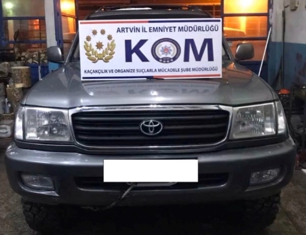 Artvin merkezli 8 ilde otomobil kaçakçılığı operasyonu. Foto Haber 2